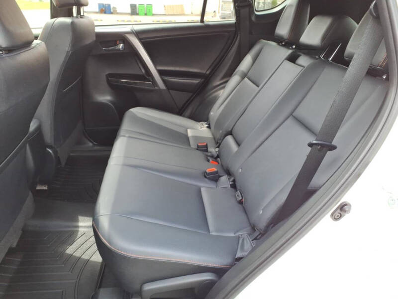 2017 Toyota RAV4 SE