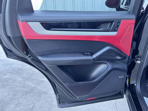 2024 Porsche Cayenne E-Hybrid