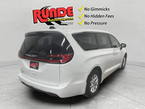 2023 Chrysler Pacifica Touring