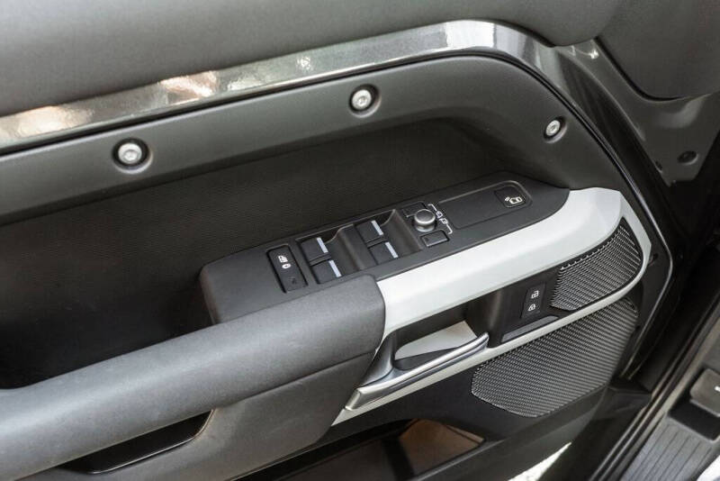 2023 Land Rover Defender 110 S