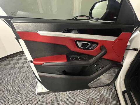 2019 Lamborghini Urus