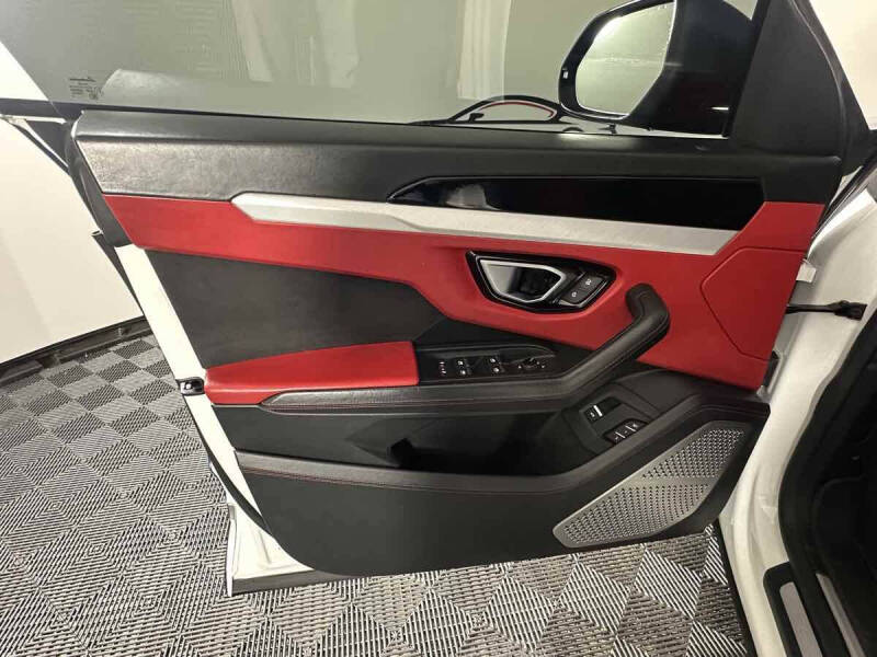 2019 Lamborghini Urus