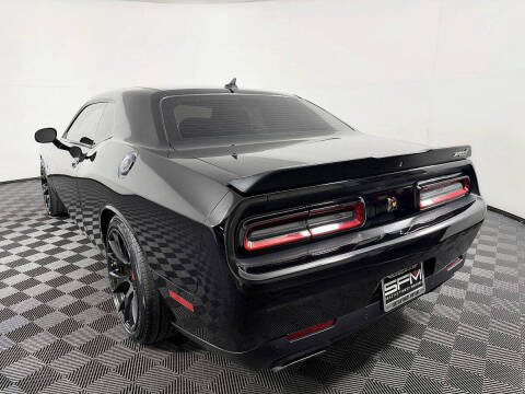 2016 Dodge Challenger 392 HEMI Scat Pack Shaker