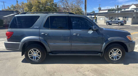 2005 Toyota Sequoia SR5