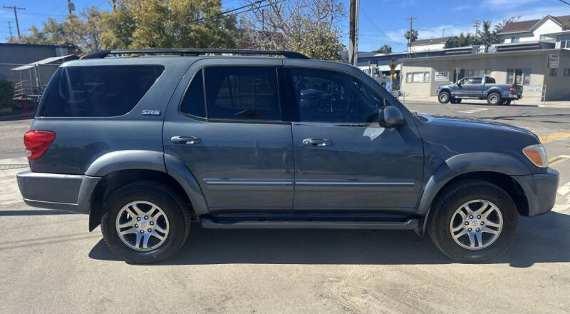 2005 Toyota Sequoia SR5