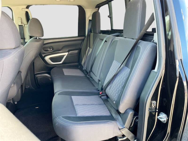 2024 Nissan Titan SV