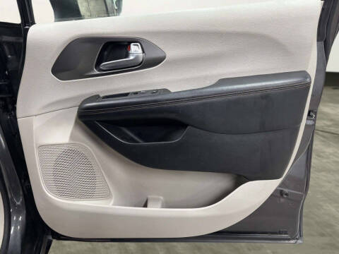 2020 Chrysler Pacifica Touring L Plus