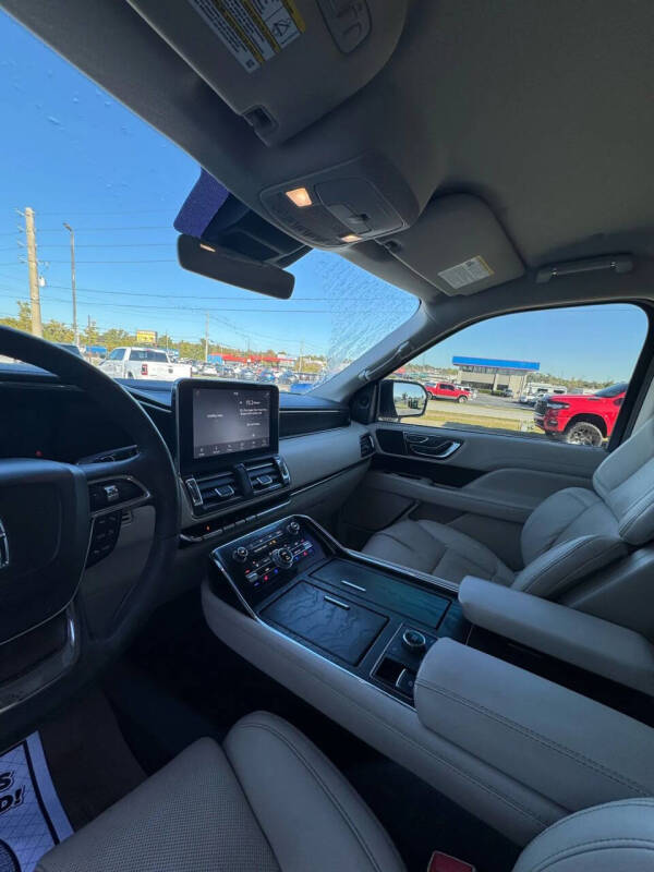 2020 Lincoln Navigator Standard