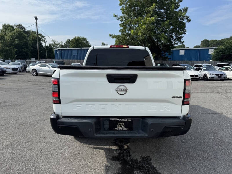 2022 Nissan Frontier SV