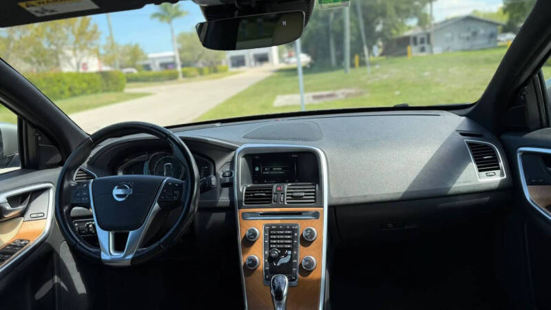 2015 Volvo XC60 T5 Drive-E Platinum