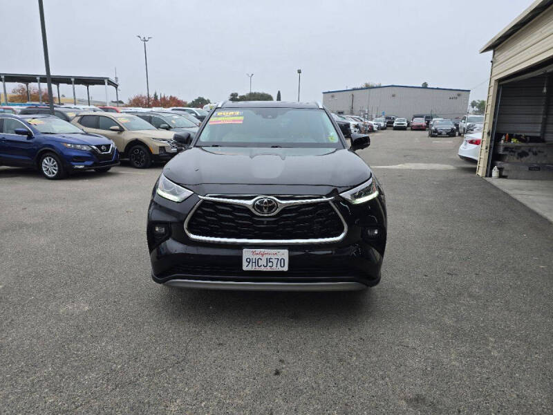 2023 Toyota Highlander Platinum