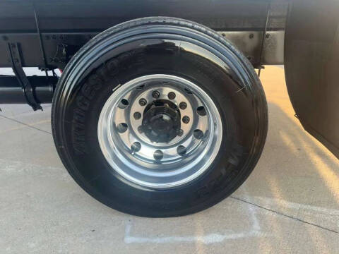 2020 Freightliner M2 106