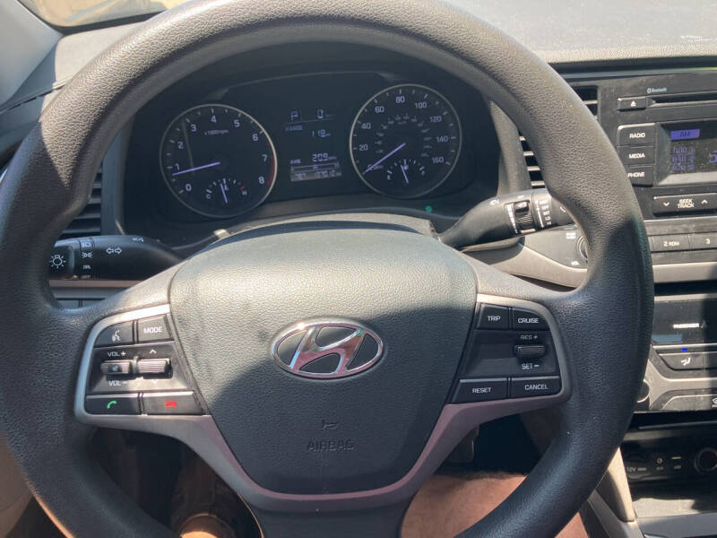 2017 Hyundai Elantra SE