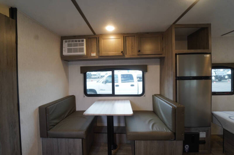 2024 Sunset Park RV Sun-Lite 19 RB