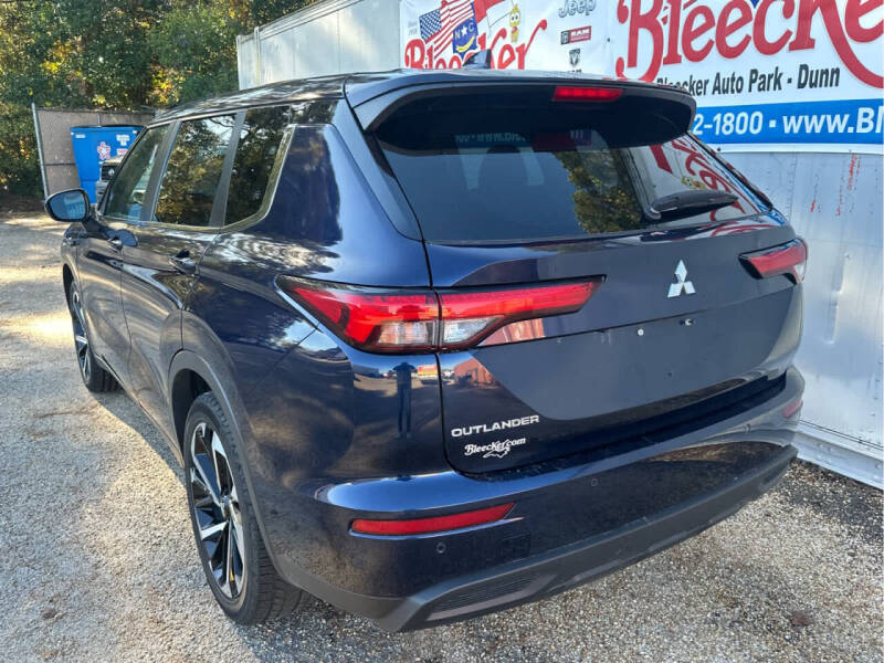 2023 Mitsubishi Outlander SE