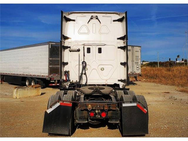 2016 Freightliner Cascadia