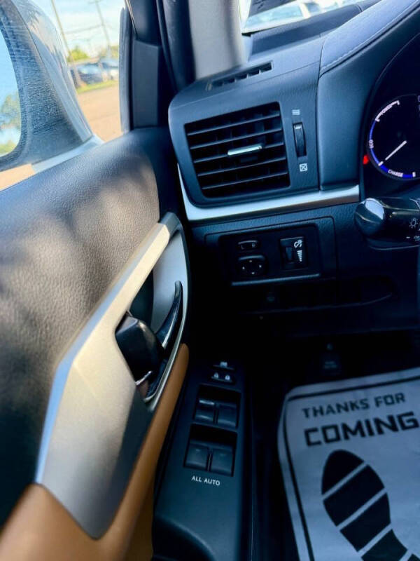 2012 Lexus CT 200h