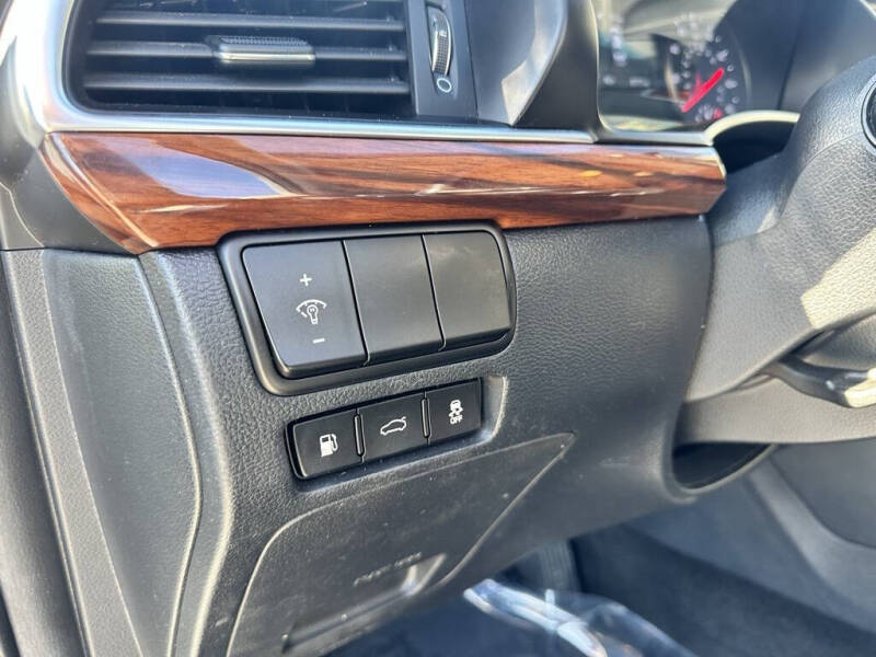 2017 Kia Cadenza Premium