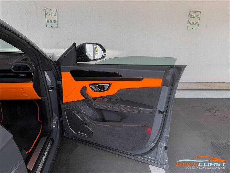 2024 Lamborghini Urus S