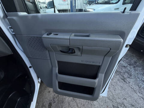 2012 Ford E-350