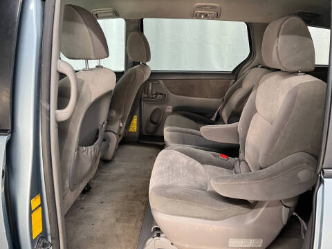 2009 Toyota Sienna LE 7-Passenger