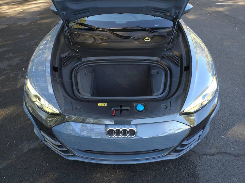 2023 Audi e-tron GT quattro Premium Plus