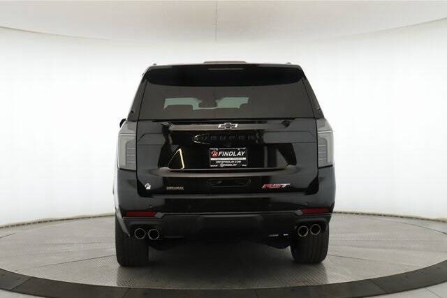 2025 Chevrolet Suburban RST