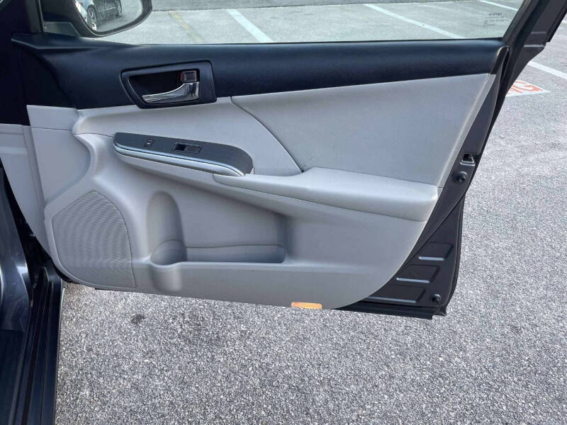 2014 Toyota Camry Hybrid XLE