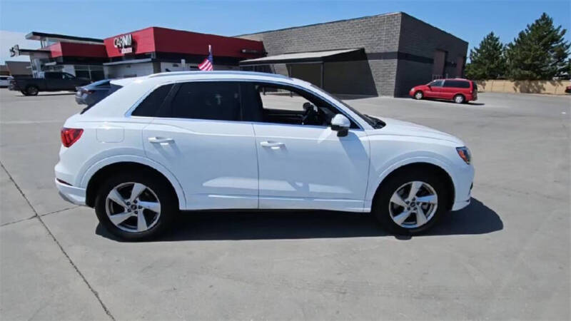 2021 Audi Q3 quattro Premium 40 TFSI