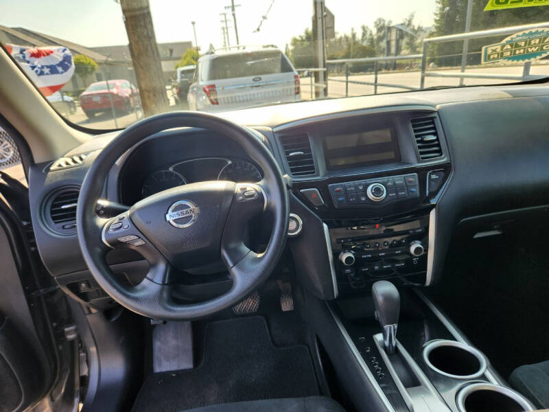 2015 Nissan Pathfinder S