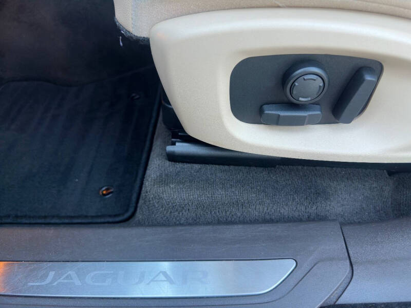 2017 Jaguar F-PACE 20d Prestige