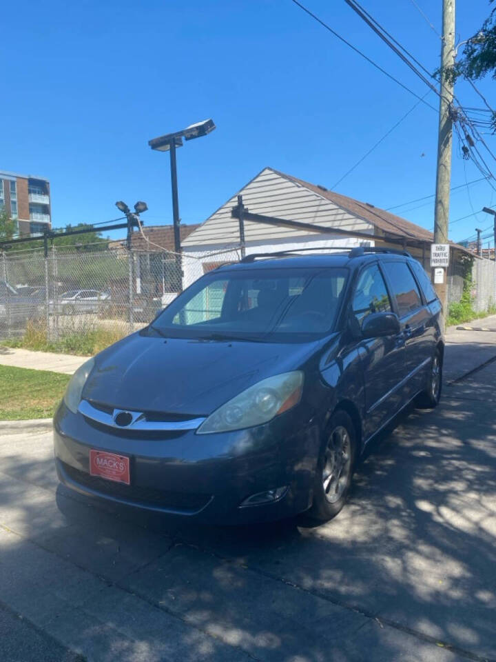 2006 Toyota Sienna for sale at Macks Motor Sales in Chicago, IL