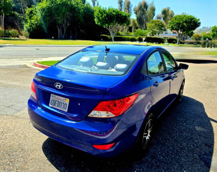 2012 Hyundai Accent GLS
