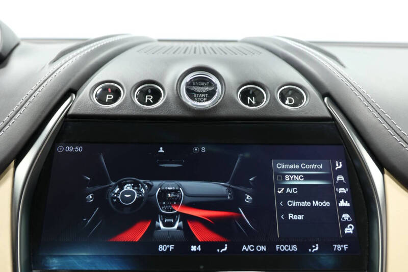 2021 Aston Martin DBX