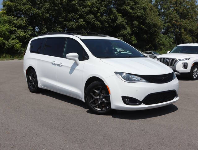 2020 Chrysler Pacifica for sale at Modern Automotive Group LLC in Lafayette, TN