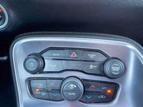 2019 Dodge Challenger SXT