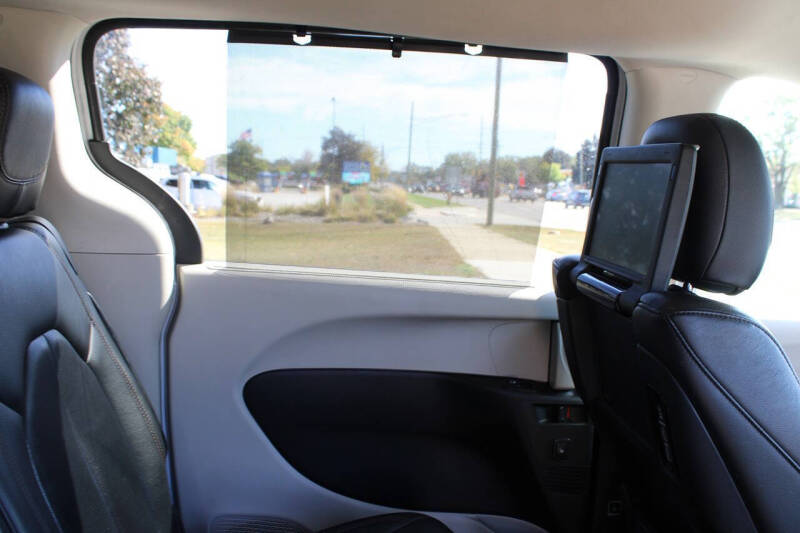 2018 Chrysler Pacifica Touring L Plus