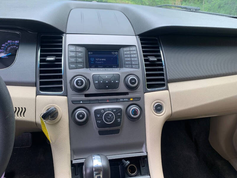 2018 Ford Taurus SE