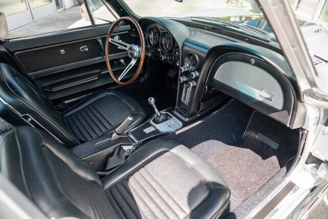 1967 Chevrolet Corvette 31