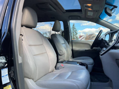 2015 Toyota Sienna XLE 7-Passenger