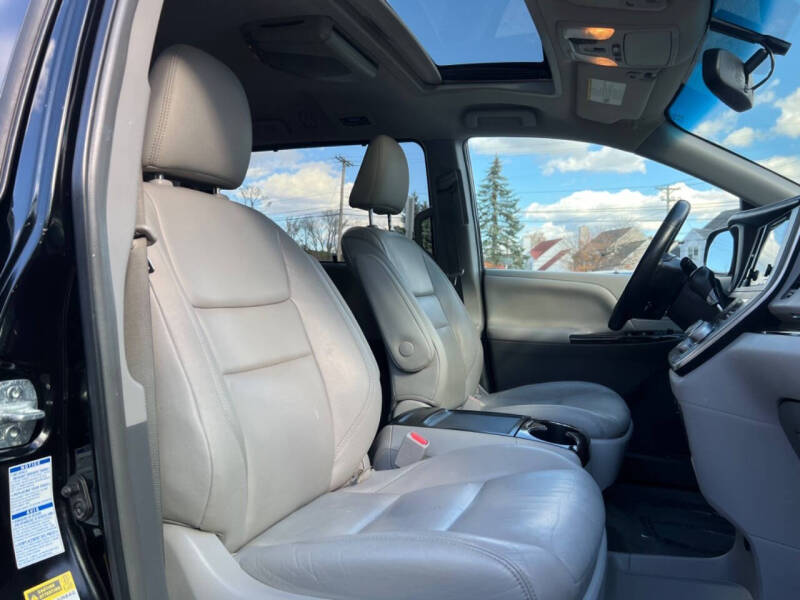 2015 Toyota Sienna XLE 7-Passenger