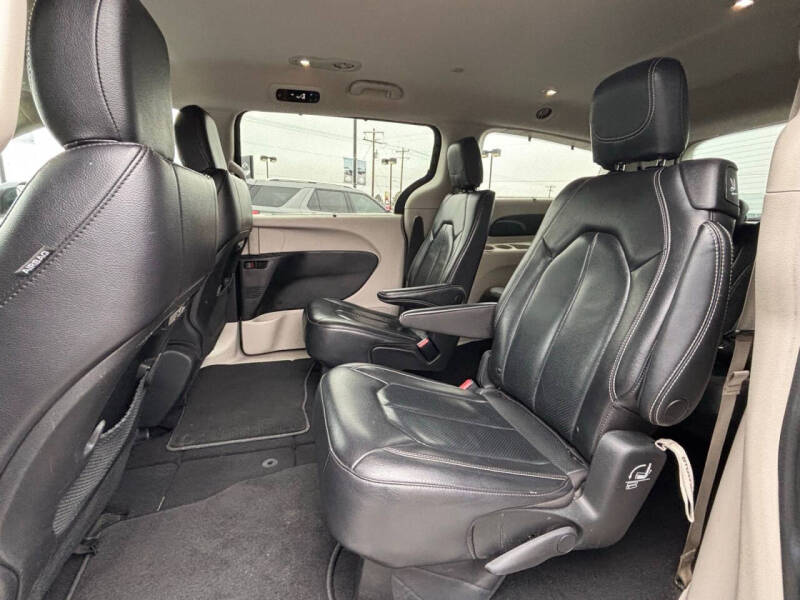 2022 Chrysler Pacifica Touring L