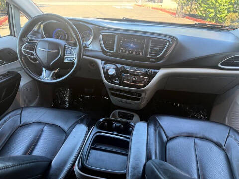 2020 Chrysler Pacifica Touring L