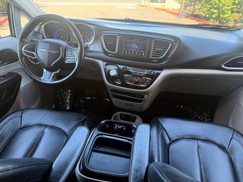 2020 Chrysler Pacifica Touring L