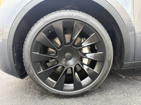 2023 Tesla Model Y Long Range