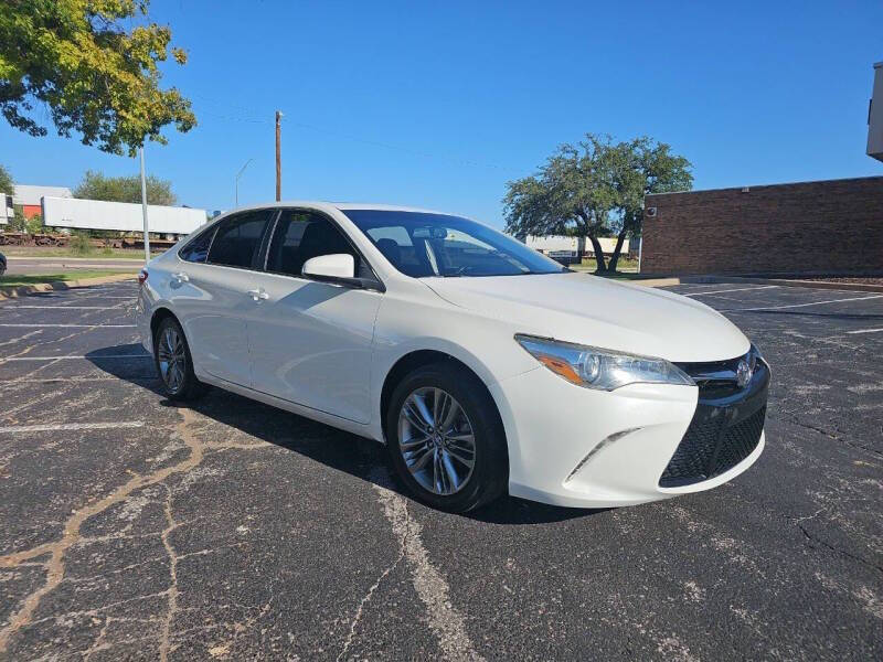 2017 Toyota Camry for sale at EGM Auto in Midwest City OK