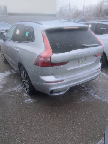 2025 Volvo XC60 B5 Plus Dark Theme