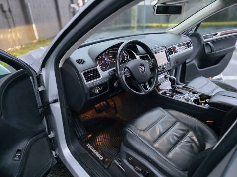 2015 Volkswagen Touareg V6 Lux