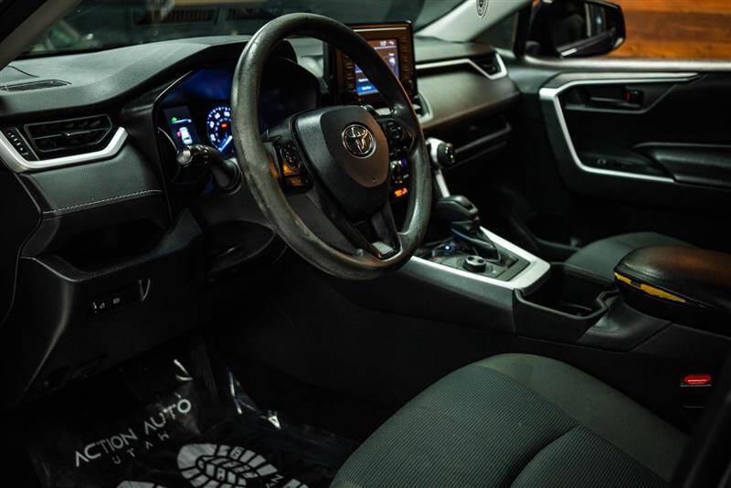 2022 Toyota RAV4 Hybrid LE