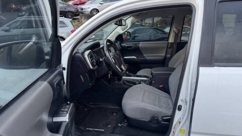 2017 Toyota Tacoma SR5 V6